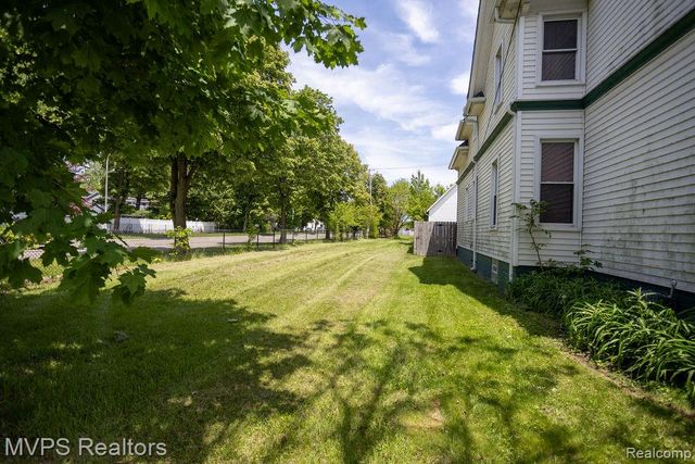 126 Clinton Street, Mount Clemens, MI 48043