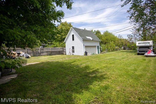 126 Clinton Street, Mount Clemens, MI 48043