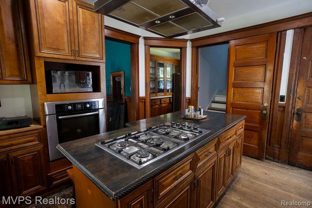 126 Clinton Street, Mount Clemens, MI 48043