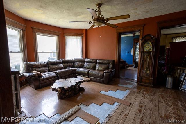 126 Clinton Street, Mount Clemens, MI 48043