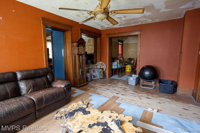 126 Clinton Street, Mount Clemens, MI 48043