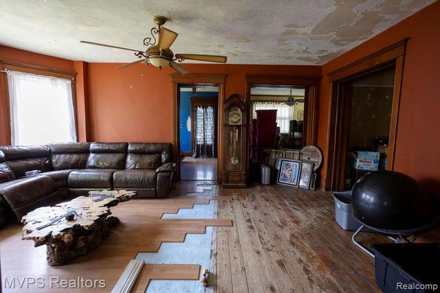 126 Clinton Street, Mount Clemens, MI 48043