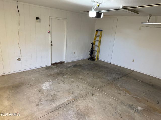 4818 W GRANDVIEW Road, Glendale, AZ 85306