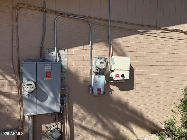 4818 W GRANDVIEW Road, Glendale, AZ 85306