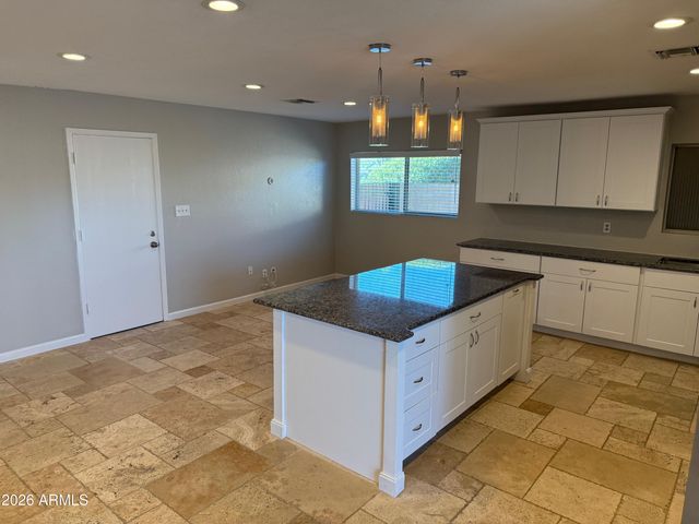 4818 W GRANDVIEW Road, Glendale, AZ 85306