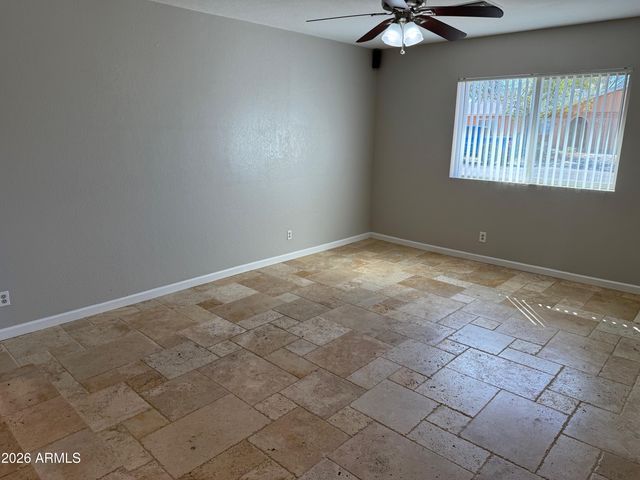 4818 W GRANDVIEW Road, Glendale, AZ 85306