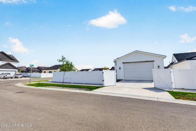 2881 N WRENLEY LN, Post Falls, ID 83854