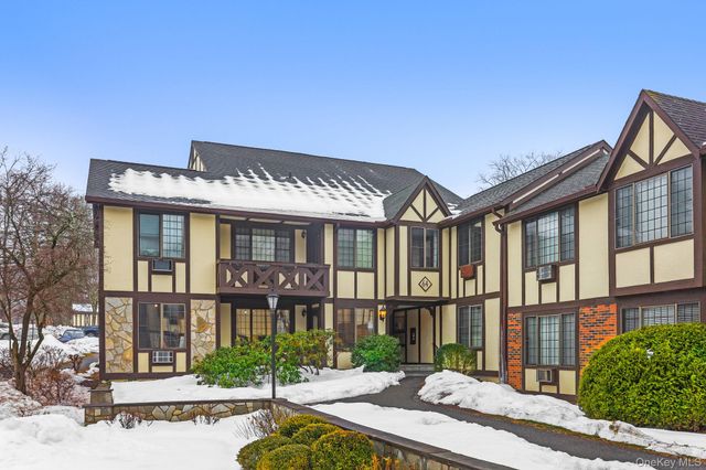 64 Foxwood Drive 8, Pleasantville, NY 10570