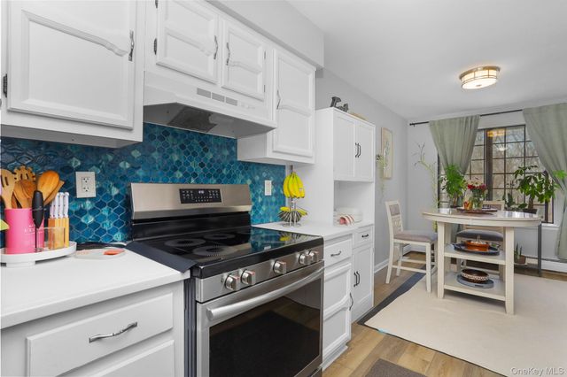 64 Foxwood Drive 8, Pleasantville, NY 10570