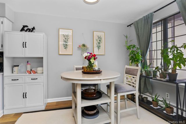 64 Foxwood Drive 8, Pleasantville, NY 10570