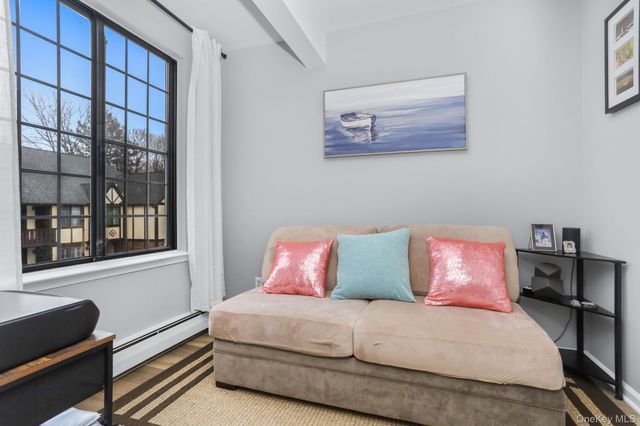 64 Foxwood Drive 8, Pleasantville, NY 10570