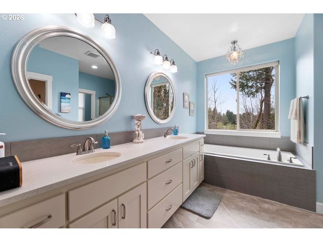 4941 G St, Washougal, WA 98671