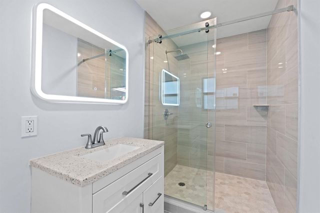 699 NE 40th Street, Oakland Park, FL 33334