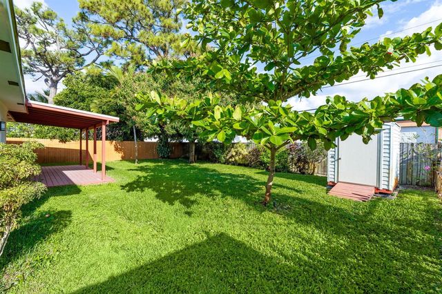 699 NE 40th Street, Oakland Park, FL 33334