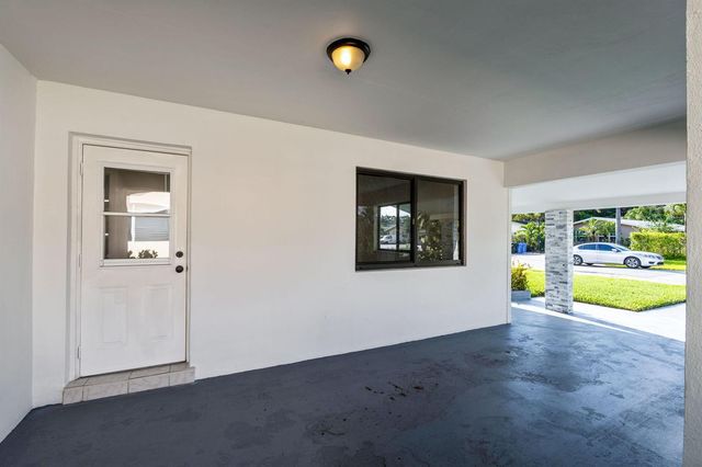 699 NE 40th Street, Oakland Park, FL 33334