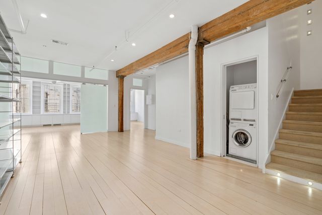 140 Thompson St Apt 6B, New York City, NY 10012