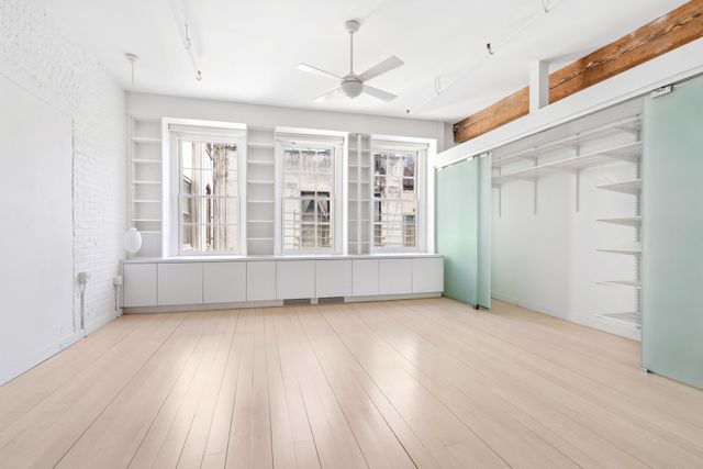 140 Thompson St Apt 6B, New York City, NY 10012