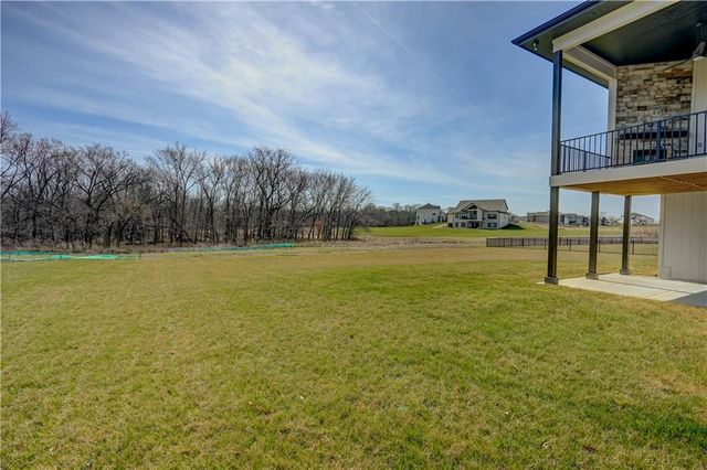 579 South Shore Drive, Lake Winnebago, MO 64034