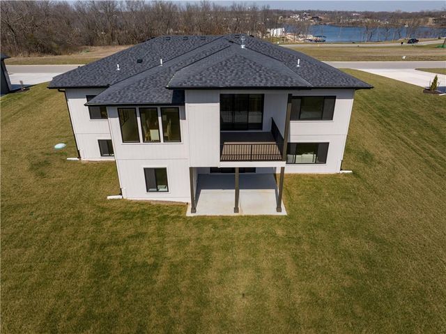 579 South Shore Drive, Lake Winnebago, MO 64034