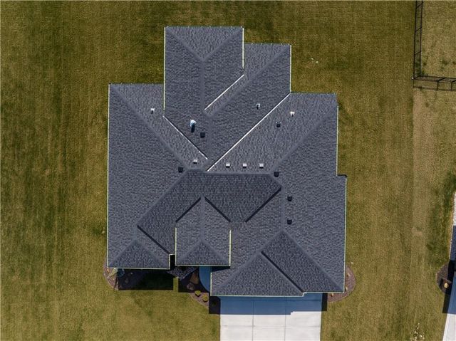 579 South Shore Drive, Lake Winnebago, MO 64034