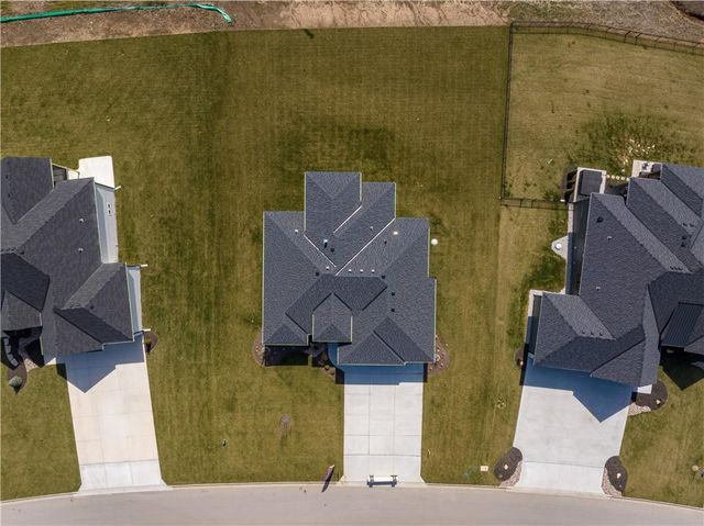 579 South Shore Drive, Lake Winnebago, MO 64034