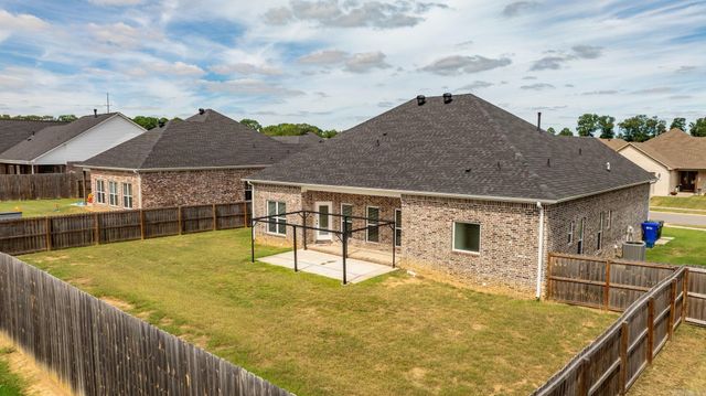 2315 Bridgegate Dr, Conway, AR 72034