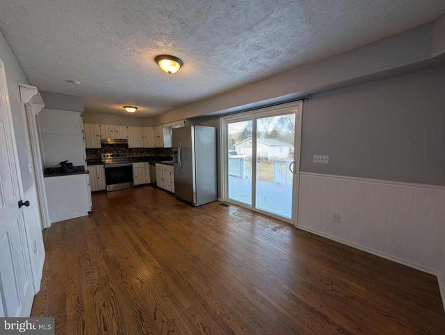 6810 CRESCENT RIDGE CT, Bealeton, VA 22712