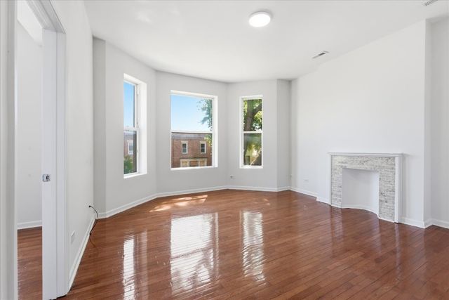6506 S Saint Lawrence Avenue, Chicago, IL 60637