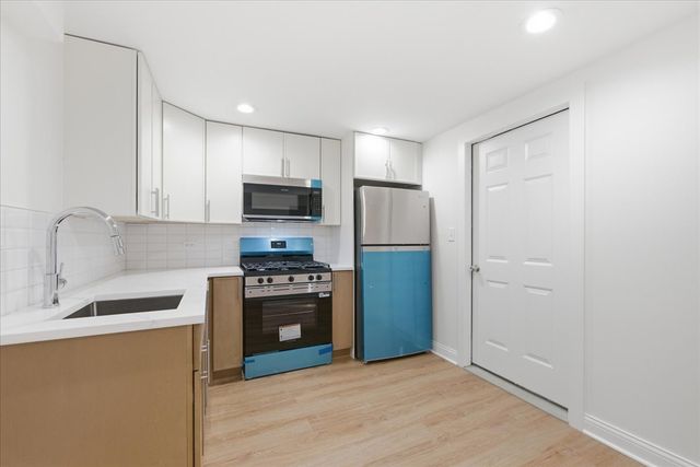 6506 S Saint Lawrence Avenue, Chicago, IL 60637