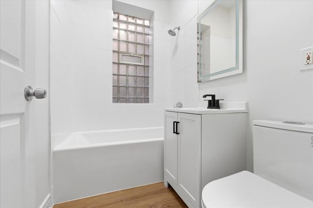 6506 S Saint Lawrence Avenue, Chicago, IL 60637