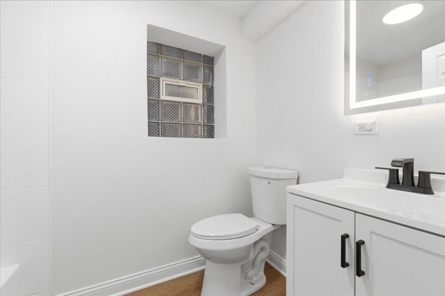 6506 S Saint Lawrence Avenue, Chicago, IL 60637