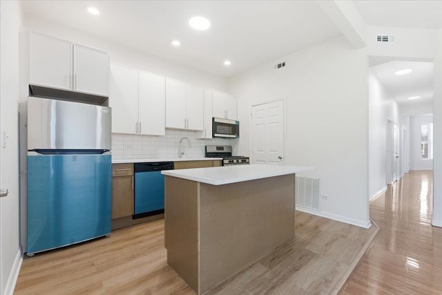 6506 S Saint Lawrence Avenue, Chicago, IL 60637