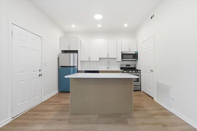 6506 S Saint Lawrence Avenue, Chicago, IL 60637
