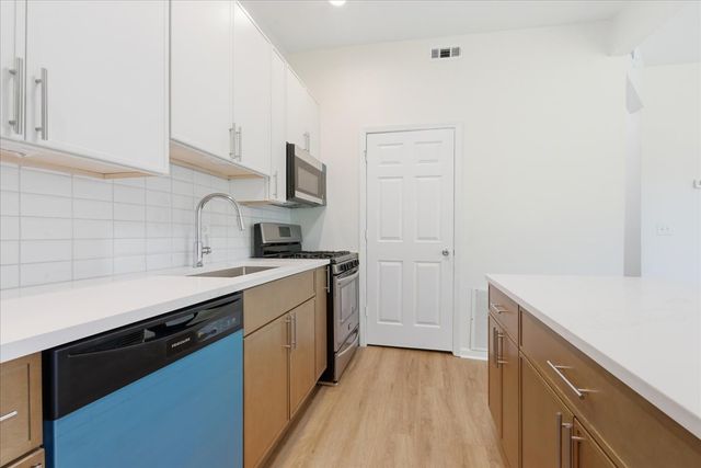6506 S Saint Lawrence Avenue, Chicago, IL 60637