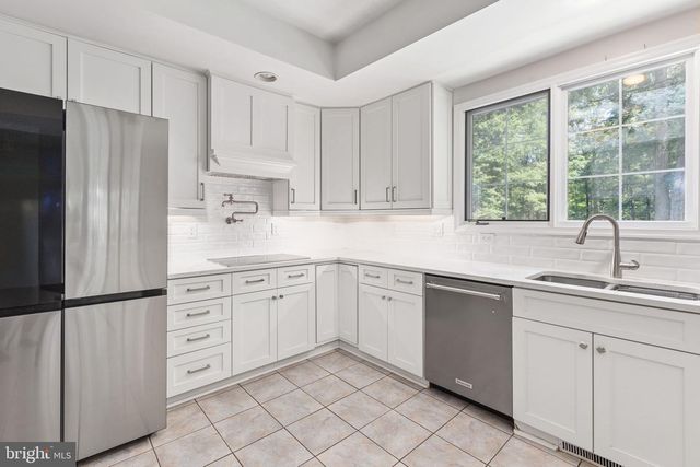 13801 HUNTING RUN DR, Fredericksburg, VA 22407