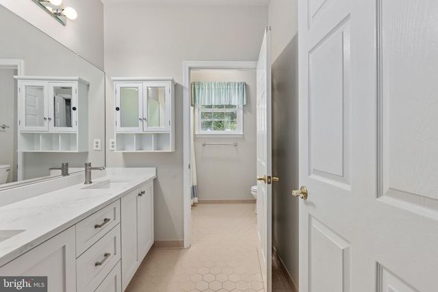 13801 HUNTING RUN DR, Fredericksburg, VA 22407