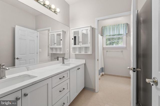 13801 HUNTING RUN DR, Fredericksburg, VA 22407