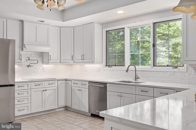 13801 HUNTING RUN DR, Fredericksburg, VA 22407