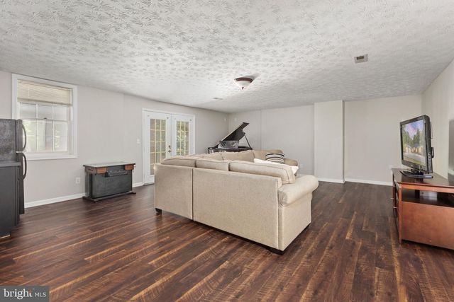 13801 HUNTING RUN DR, Fredericksburg, VA 22407