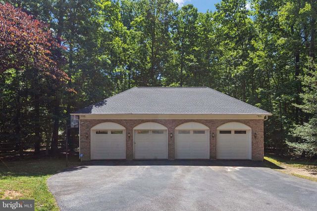 13801 HUNTING RUN DR, Fredericksburg, VA 22407