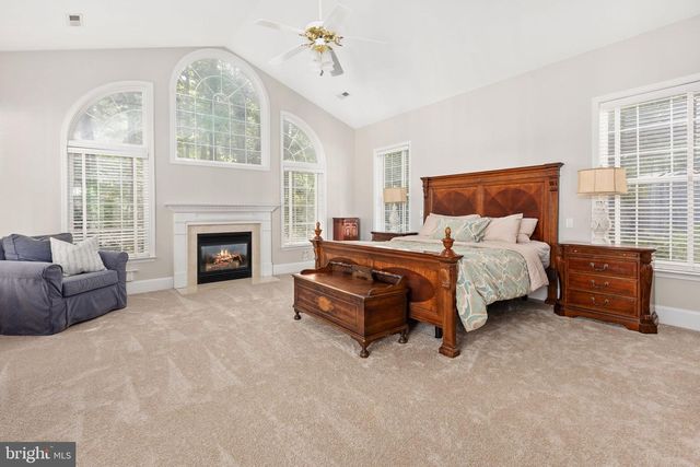 13801 HUNTING RUN DR, Fredericksburg, VA 22407