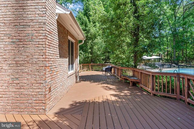 13801 HUNTING RUN DR, Fredericksburg, VA 22407