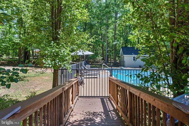 13801 HUNTING RUN DR, Fredericksburg, VA 22407