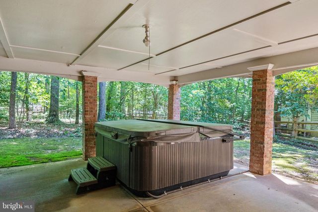 13801 HUNTING RUN DR, Fredericksburg, VA 22407