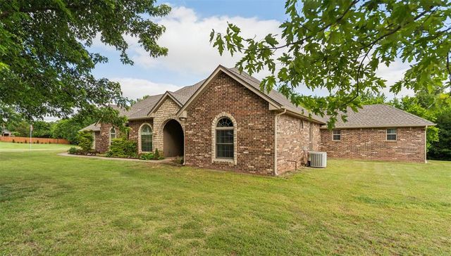 2404 Mission Ridge Drive, Edmond, OK 73025