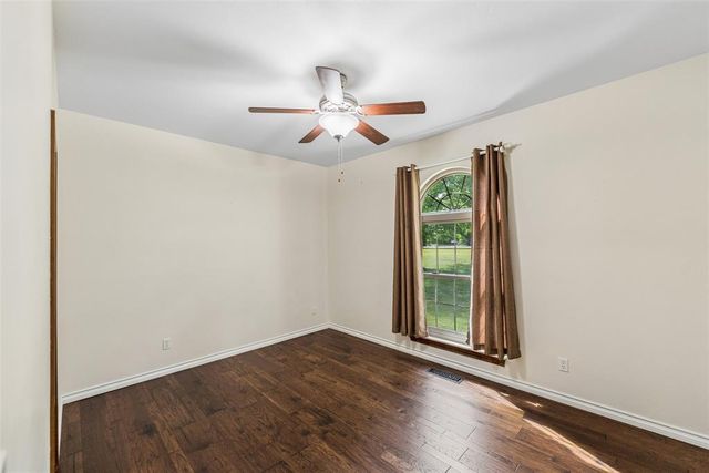 2404 Mission Ridge Drive, Edmond, OK 73025