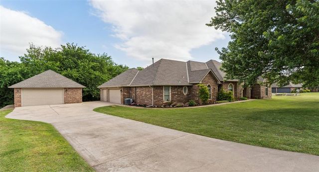 2404 Mission Ridge Drive, Edmond, OK 73025