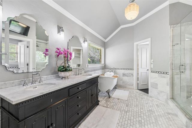 2404 Mission Ridge Drive, Edmond, OK 73025