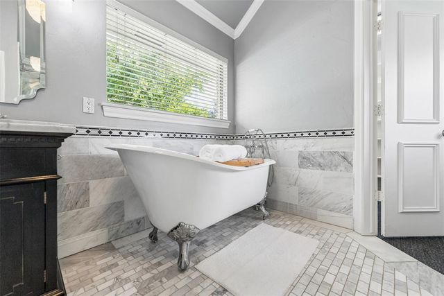2404 Mission Ridge Drive, Edmond, OK 73025