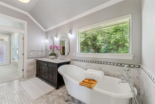 2404 Mission Ridge Drive, Edmond, OK 73025